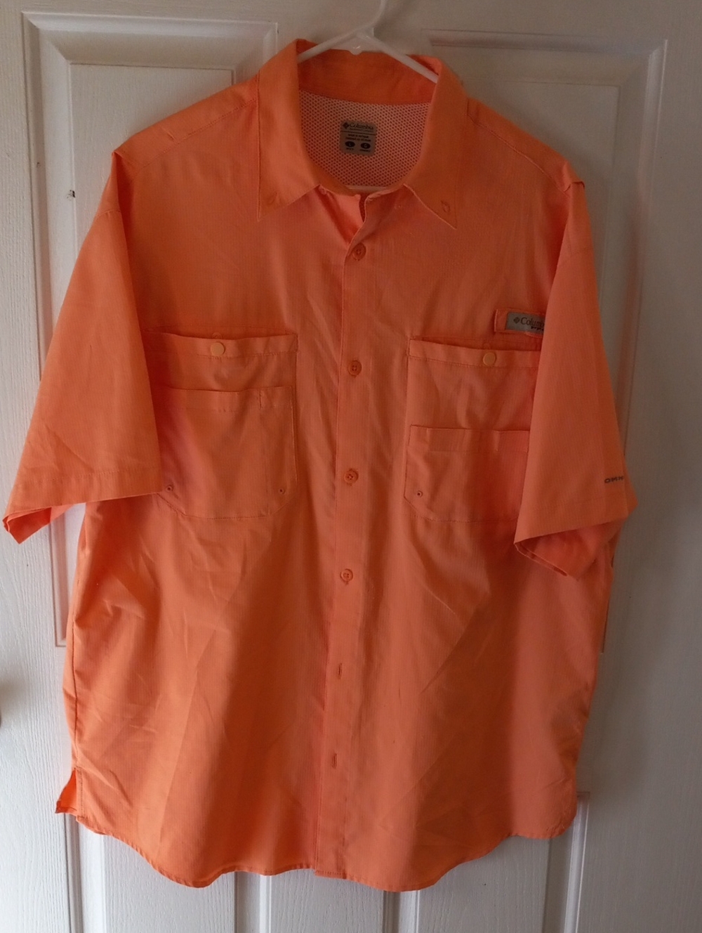 Columbia sportswear coral button-down fishing shirt mens size L